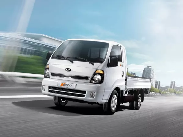 Dịch vụ thay Kính chắn gió xe tải KIA K2700 tận nơi